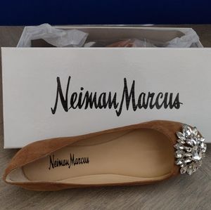 BRAND NEW Neiman Marcus flats